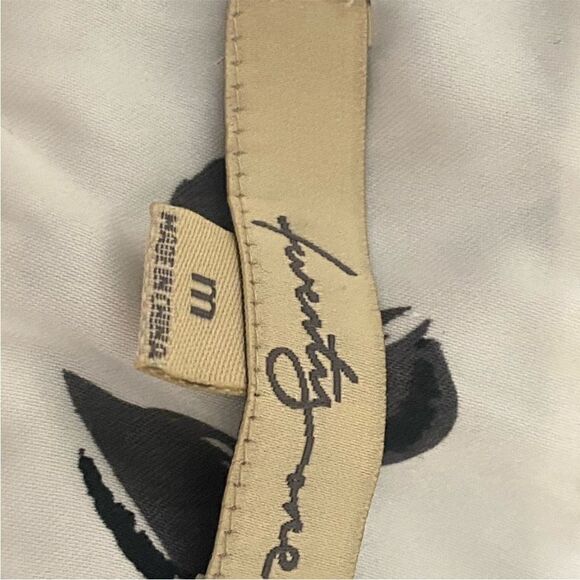 Twenty-One Black/White Floral Print Satiny Skirt. Size Medium. - Picture 5 of 6